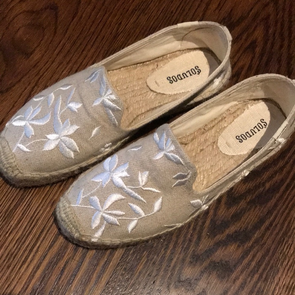 Soludos slip ons